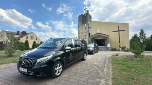 Karawan przed kaplicą